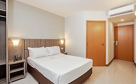 Slim Hotel Curitiba Av Das Torres